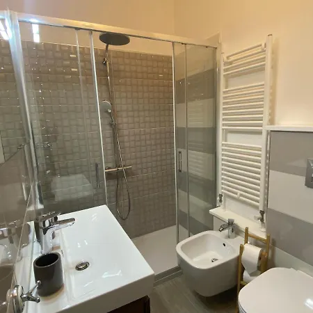 Iola - Q9416 Guest house